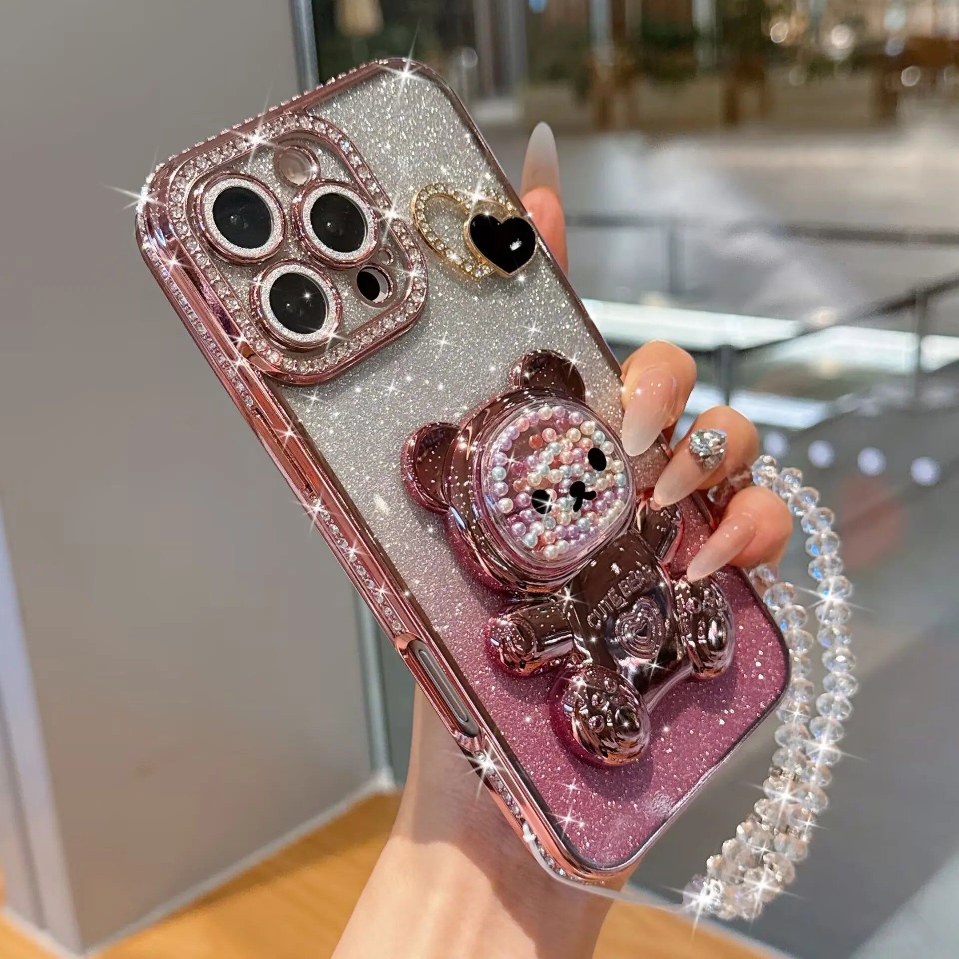 Étui souple brillant, orné d'un ours en perles colorées et plaqué électrolytiquement, compatible avec les iPhone 17, 16, 14, 15, 13, 12 et 11. Chaîne de perles.